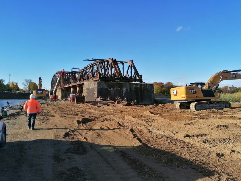 Abriss der Eisenbahnbrücke über die Oder