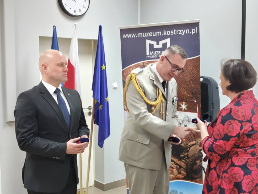 3 nieśmiertelniki jeńc&oacute;w francuskich wr&oacute;cą do domu!